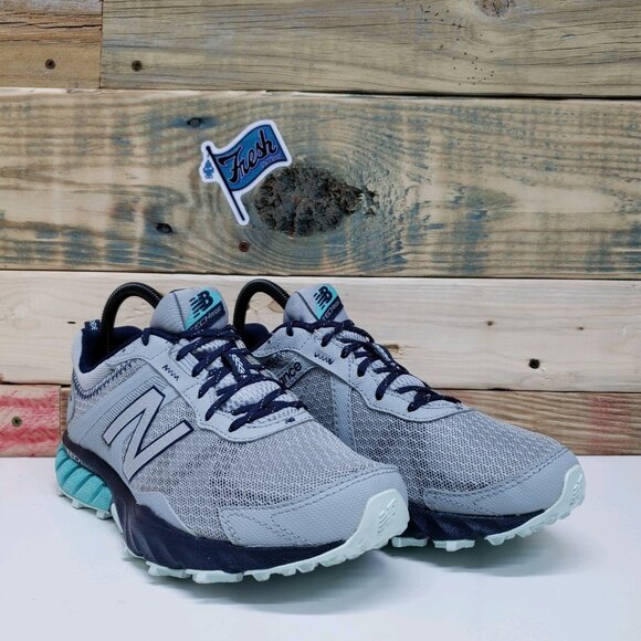 New Balance Running Course Athletic Trail Running Shoes Womens Sz 8 Teal Silver - Picture 1 of 12
